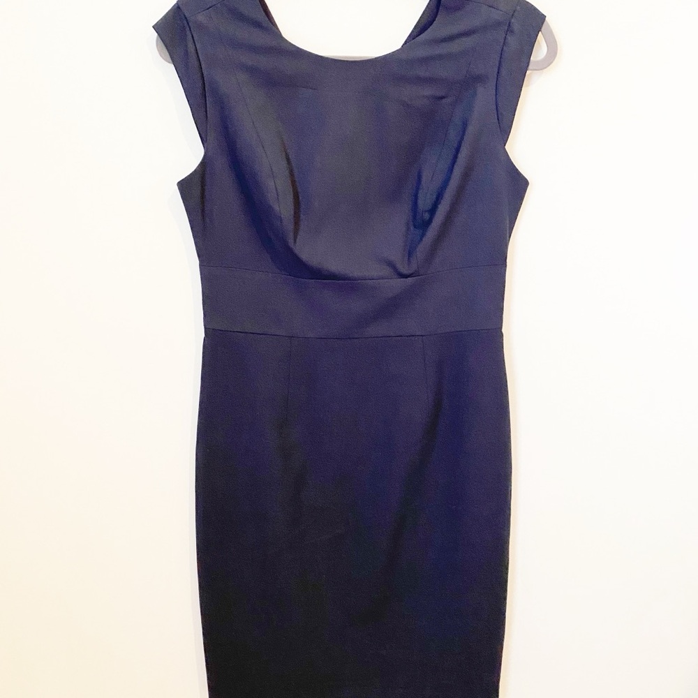 Elegant Navy Blue Sleeveless Dress